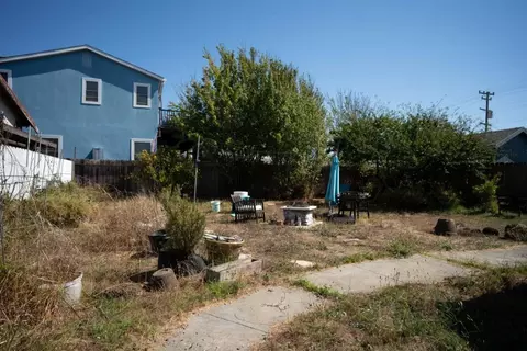 Exterior - 152 S 35th St, Richmond, CA 94804 photo 2 of 5