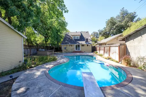 Exterior - 202 Hackberry Ave, Modesto, CA 95354 photo 19 of 20