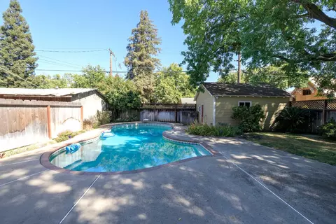 Exterior - 202 Hackberry Ave, Modesto, CA 95354 photo 16 of 20