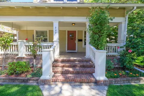 Exterior - 202 Hackberry Ave, Modesto, CA 95354 photo 5 of 20