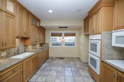 Kitchen - 202 Hackberry Ave, Modesto, CA 95354 photo 3 of 6