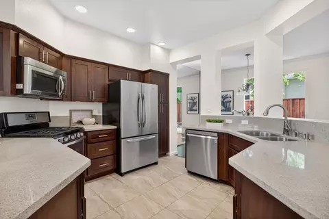 10625 Eastertown Ln, Dublin, CA 94568 photo 9