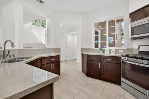 10625 Eastertown Ln, Dublin, CA 94568 photo 11