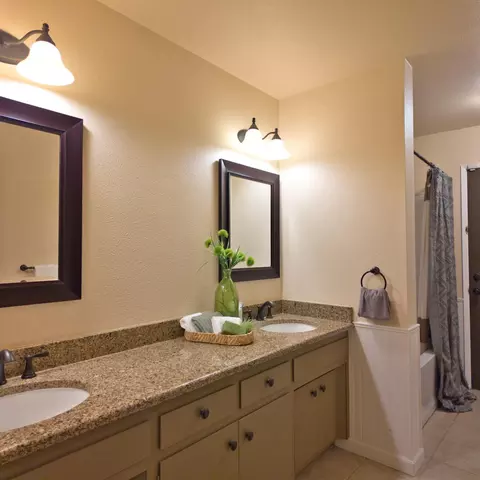 Bath - 4605 Ladera Way, Carmichael, CA 95608 photo 2 of 2