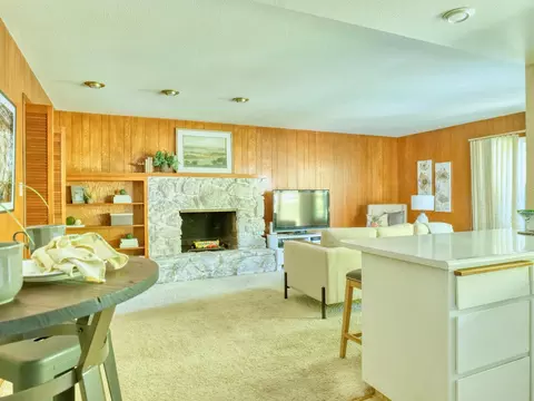 Living - 4605 Ladera Way, Carmichael, CA 95608 photo 3 of 6