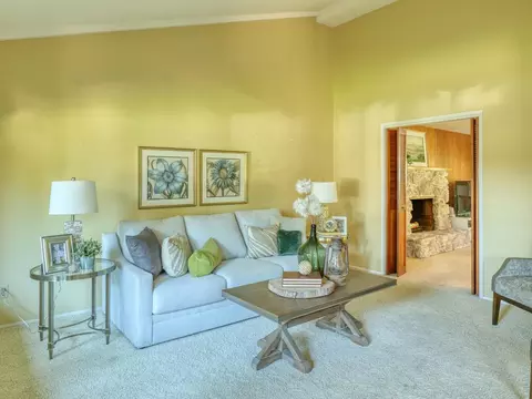 Living - 4605 Ladera Way, Carmichael, CA 95608 photo 2 of 6