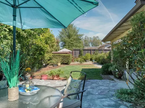 Exterior - 4605 Ladera Way, Carmichael, CA 95608 photo 4 of 8