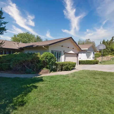 Exterior - 4605 Ladera Way, Carmichael, CA 95608 photo 2 of 8