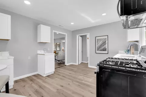 Kitchen - 528 Briggs Ave, Lathrop, CA 95330 photo 2 of 2