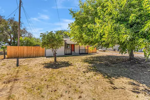 Exterior - 528 Briggs Ave, Lathrop, CA 95330 photo 2 of 8