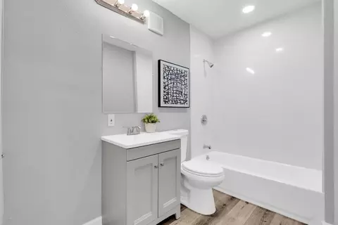 Bath - 528 Briggs Ave, Lathrop, CA 95330 photo 1 of 1