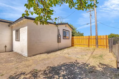 Exterior - 528 Briggs Ave, Lathrop, CA 95330 photo 8 of 8