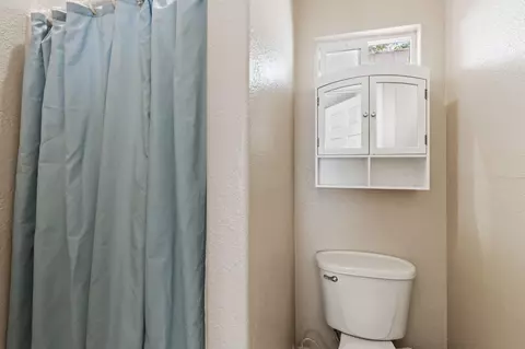Bath - 609 Meyers Ave, Gridley, CA 95948 photo 6 of 6