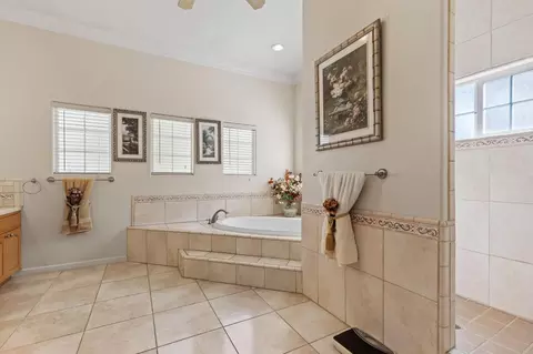 Bath - 609 Meyers Ave, Gridley, CA 95948 photo 3 of 6