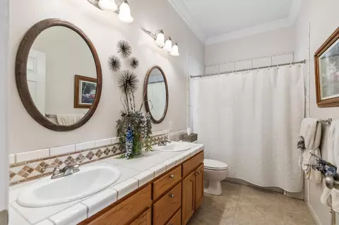 Bath - 609 Meyers Ave, Gridley, CA 95948 photo 1 of 6