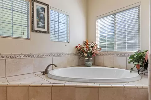 Bath - 609 Meyers Ave, Gridley, CA 95948 photo 5 of 6