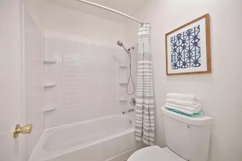 Bath - 2128 Bueno Dr #15, Davis, CA 95616 photo 3 of 3