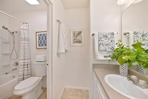Bath - 2128 Bueno Dr #15, Davis, CA 95616 photo 2 of 3