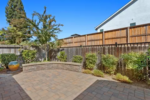 Exterior - 4032 Alex Ln, Carmichael, CA 95608 photo 4 of 7