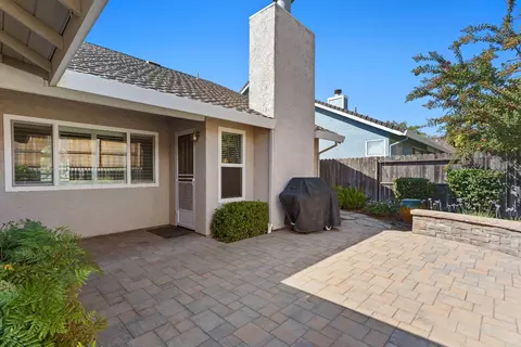 Exterior - 4032 Alex Ln, Carmichael, CA 95608 photo 6 of 7