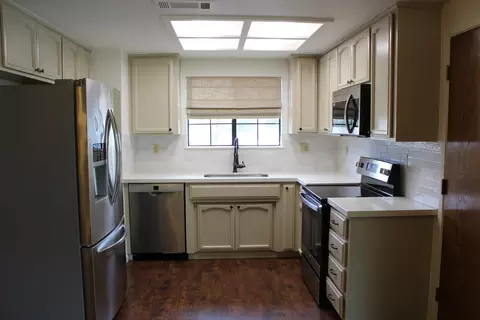 Kitchen - 4532 Fallbrook Pl, Salida, CA 95368 photo 1 of 2