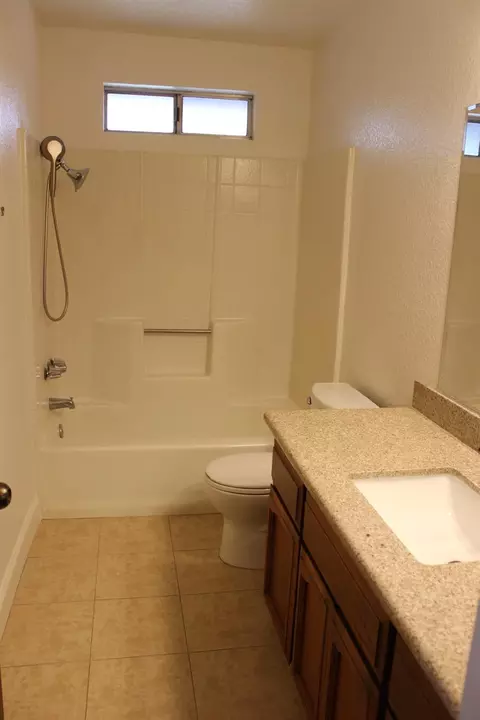 Bath - 4532 Fallbrook Pl, Salida, CA 95368 photo 1 of 3