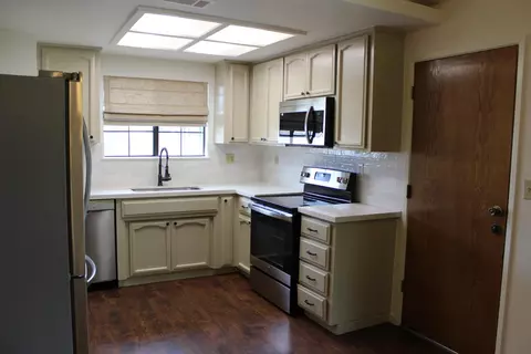 Kitchen - 4532 Fallbrook Pl, Salida, CA 95368 photo 2 of 2