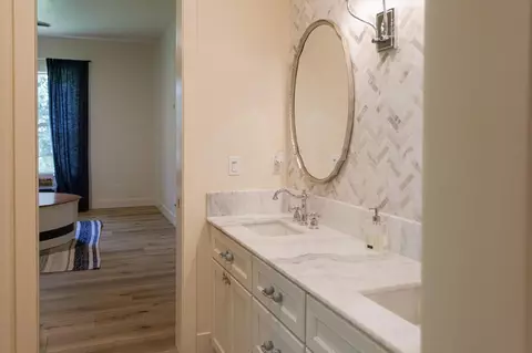 Bath - 1316 Trails Way, Modesto, CA 95357 photo 9 of 14