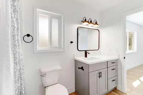 Bath - 5643 Whitney Ave, Carmichael, CA 95608 photo 4 of 6