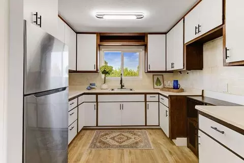Kitchen - 5643 Whitney Ave, Carmichael, CA 95608 photo 7 of 11