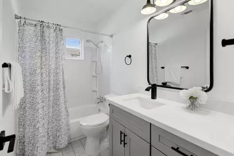 Bath - 5643 Whitney Ave, Carmichael, CA 95608 photo 2 of 6