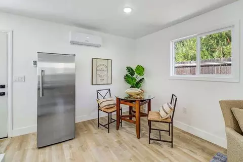 Dining - 5643 Whitney Ave, Carmichael, CA 95608 photo 6 of 6
