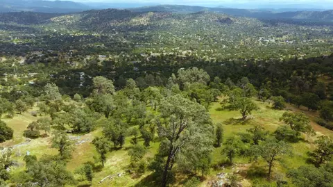 1392 Lilley Mountain Dr, Coarsegold, CA 93614