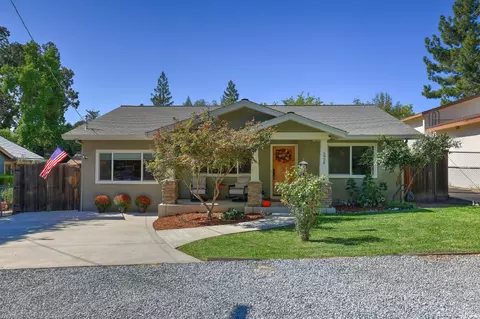 5924 Walnut St, Loomis, CA 95650