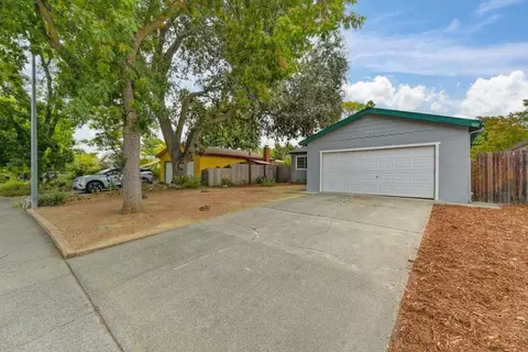 1402 Spruce Ln, Davis, CA 95616 photo 4