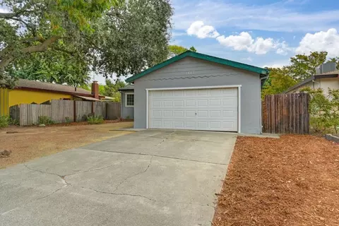 1402 Spruce Ln, Davis, CA 95616 photo 2