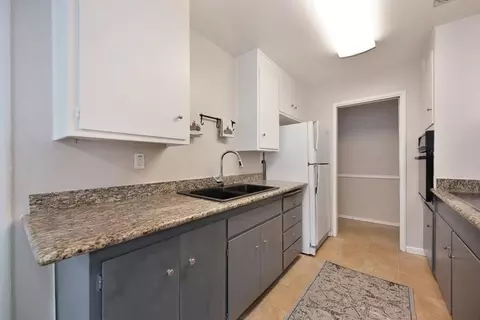 1402 Spruce Ln, Davis, CA 95616 photo 9