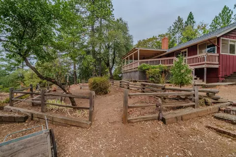 Exterior - 13825 Pine Vw, Pine Grove, CA 95665 photo 14 of 33