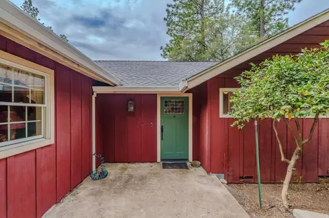Exterior - 13825 Pine Vw, Pine Grove, CA 95665 photo 3 of 33