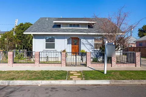 329 E Walnut St, Lodi, CA 95240