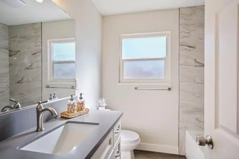 Bath - 2720 Dale Ave, Ceres, CA 95307 photo 1 of 3