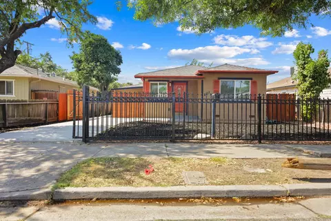 2211 Peralta Ave, Stockton, CA 95206