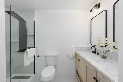 Bath - 4045 Grover Ct, Carmichael, CA 95608 photo 2 of 5