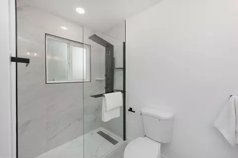 Bath - 4045 Grover Ct, Carmichael, CA 95608 photo 3 of 5