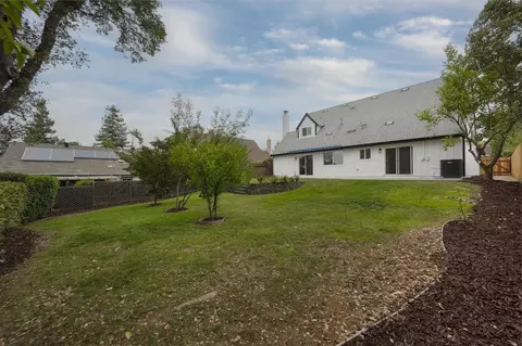Exterior - 4045 Grover Ct, Carmichael, CA 95608 photo 5 of 8