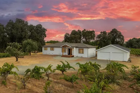10880 Valley Dr, Plymouth, CA 95669