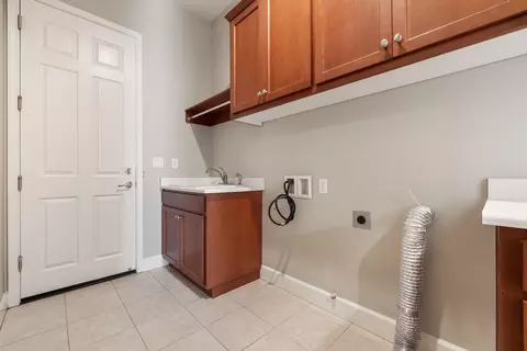 1072 Glen Abbey Dr, Manteca, CA 95336 photo 32