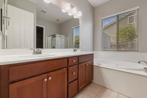 1072 Glen Abbey Dr, Manteca, CA 95336 photo 37