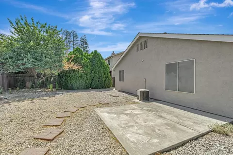 Exterior - 440 Eider Dr, Patterson, CA 95363 photo 7 of 10