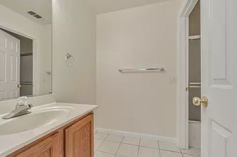 Bath - 440 Eider Dr, Patterson, CA 95363 photo 3 of 3